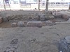 archeologische opgravingen naast het steen