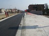 de aangepaste brug over de spoorweg